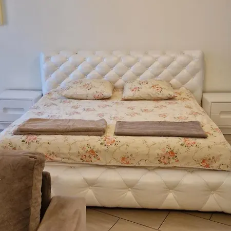 - Mickeviciaus 8 Apartman
