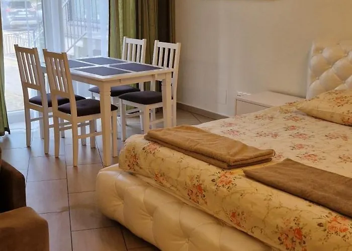 - Mickeviciaus 8 פלאנגה